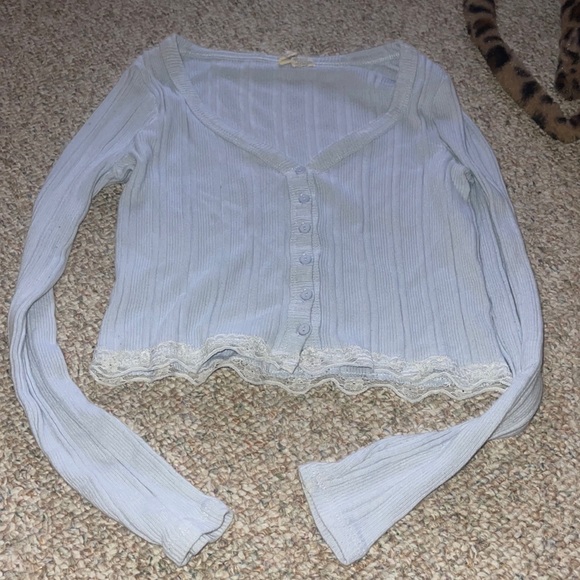 sky and sparrow sweater crop top. - Picture 2 of 3